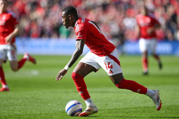 上也表现出 上也表现出